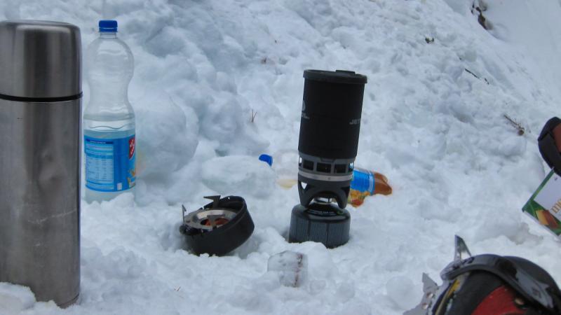 Eine heiße Mahlzeit in Eis und Schnee .